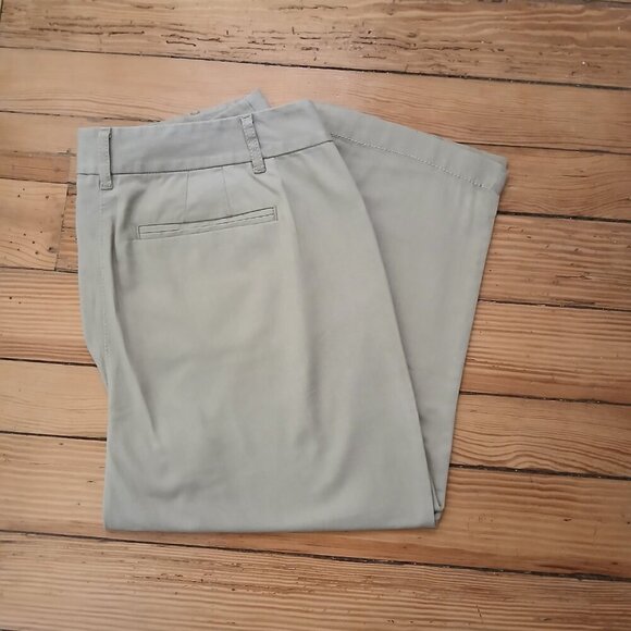 'Modern' Khaki Lightweight 100%Cotton Mid Length Wide Leg Capri Pant NWT Sz 2P - Picture 6 of 8